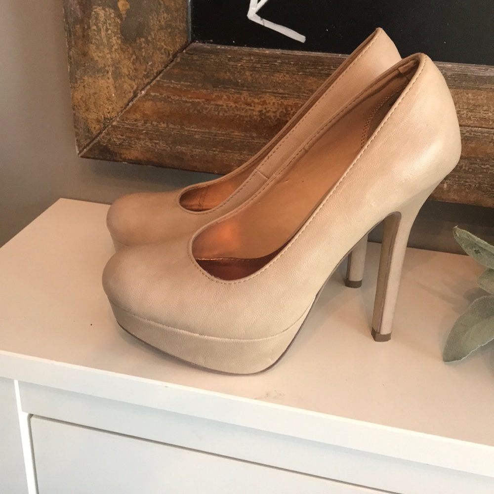 Nude heels!